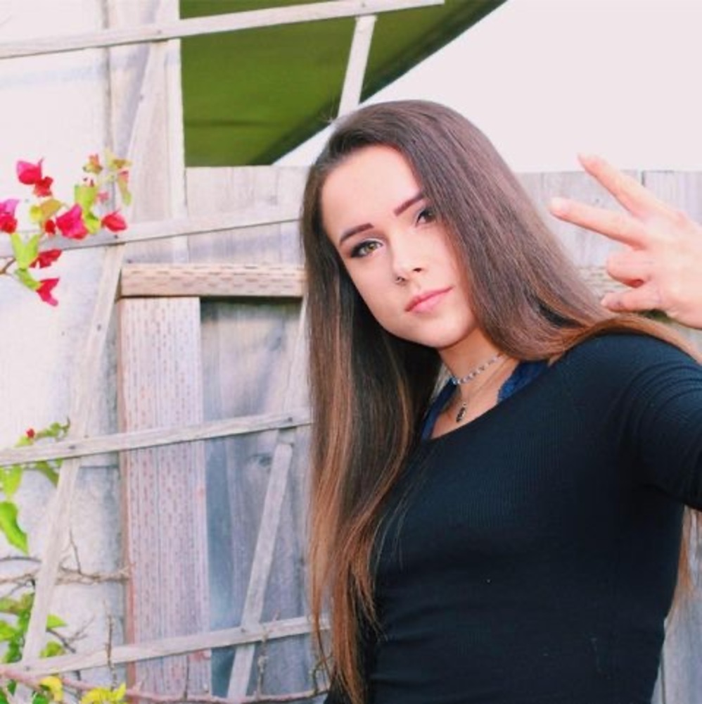 Meet your Posher, Nastia
